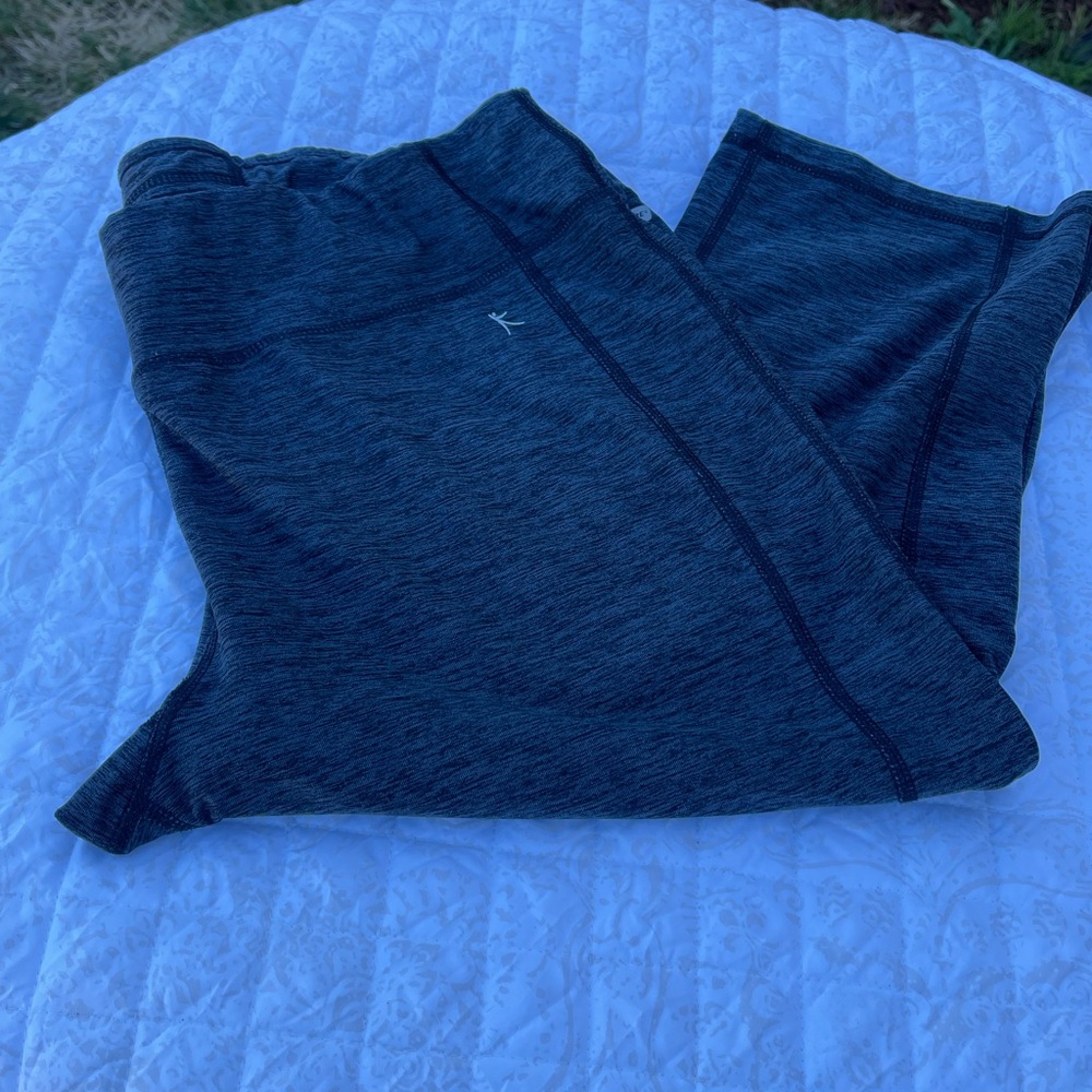 Danskin Now Carpi Length Legging Extra Large 16-18 - Picture 12 of 14